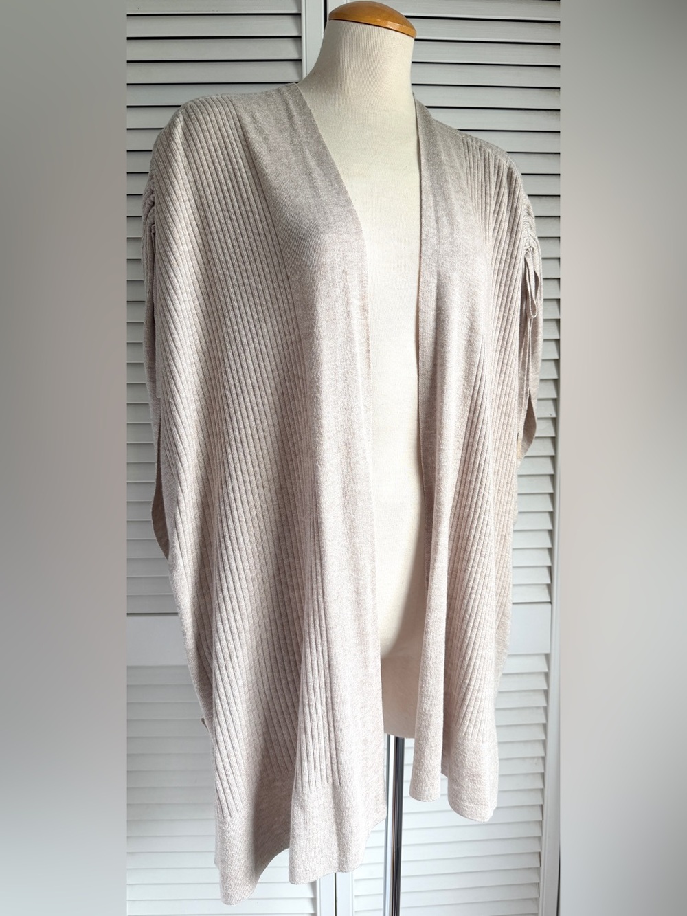 XS🤎 Splendid Cashmere Blend Oatmeal Ribbed Tie Shoulder Open Relaxed Cardigan - Picture 4 of 10
